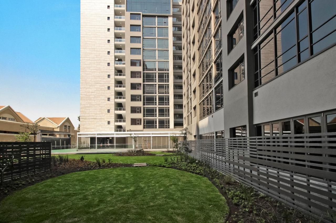 Sandton Apartment 15 West Road South Joanesburgo Exterior foto